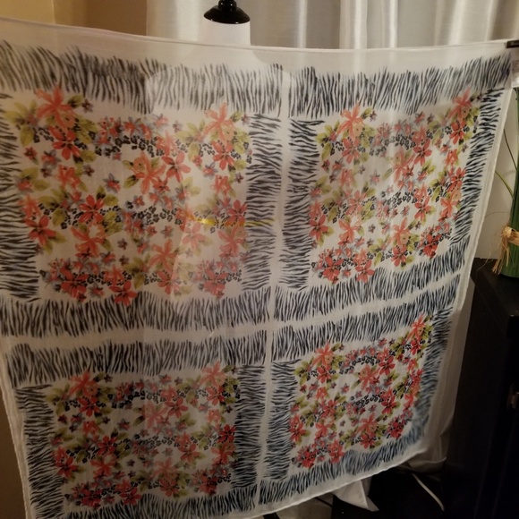 Tommy Bahama Scarf - Picture 2 of 4